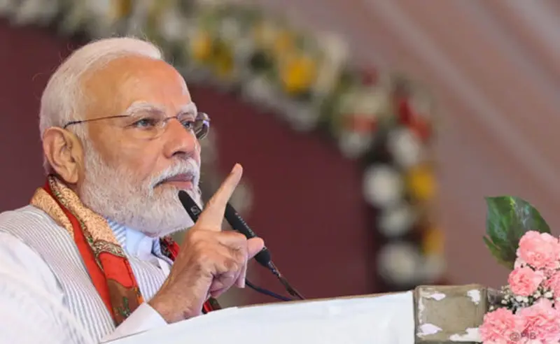 PM Modi Unveils Projects Worth ₹3,880 Cr in Varanasi